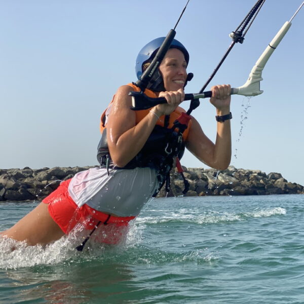 water start kite control kite surf lessons dubai